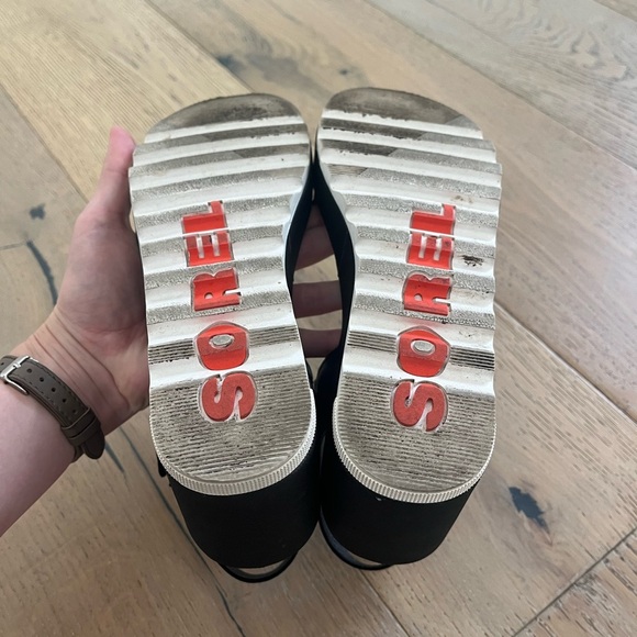 Sorel Cameron Wedge Sandal Velcro Black Women 8.5 Casual Chunky Minimal - Picture 2 of 9